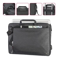 Hama brana na Notebook s integrovanm USB kabelem Manchester, 44 cm (17,3"), ern