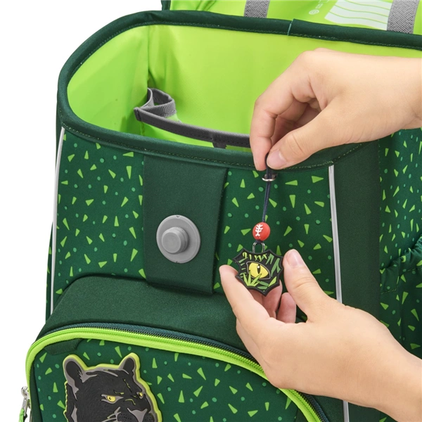 Školní aktovka Step by Step BASIS, Green Graphics - 4 dílný set, AGR certifikát