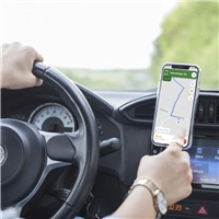 Hama drk s bezdrtovou nabjekou MagCharge Car FC15, MagSafe kompatibiln, set s adaptrem