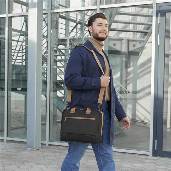 Hama Ultra Lightweight, brašna na notebook, pro 34-36 cm (13,3"-14,1"), recyklovaný polyester, černá