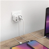 Hama zsuvkov USB nabjeka, 1x el. zsuvka, 1x USB-C PD, 2x USB-A, 20 W